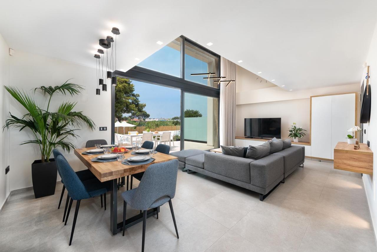 Aurum Villa *